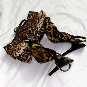 Heel sandals and matching clutch with wristlet